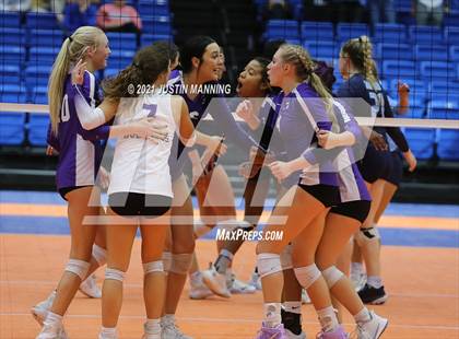 Thumbnail 1 in Fayetteville vs. Har-Ber (AAA 6A Final) photogallery.