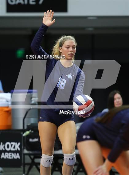 Thumbnail 1 in Fayetteville vs. Har-Ber (AAA 6A Final) photogallery.
