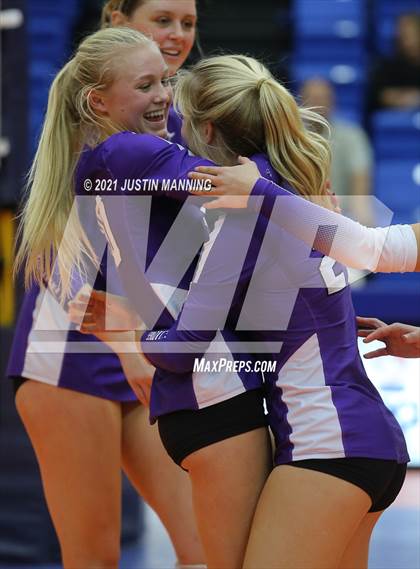 Thumbnail 2 in Fayetteville vs. Har-Ber (AAA 6A Final) photogallery.