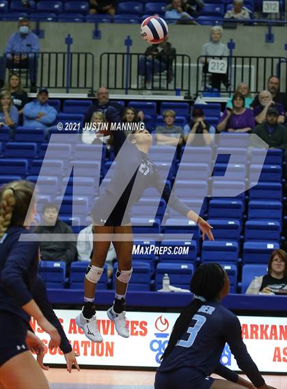 Thumbnail 1 in Fayetteville vs. Har-Ber (AAA 6A Final) photogallery.