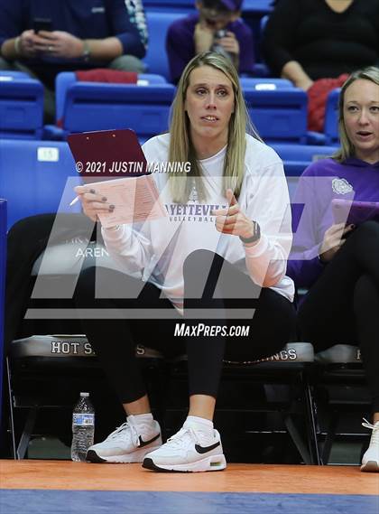 Thumbnail 2 in Fayetteville vs. Har-Ber (AAA 6A Final) photogallery.