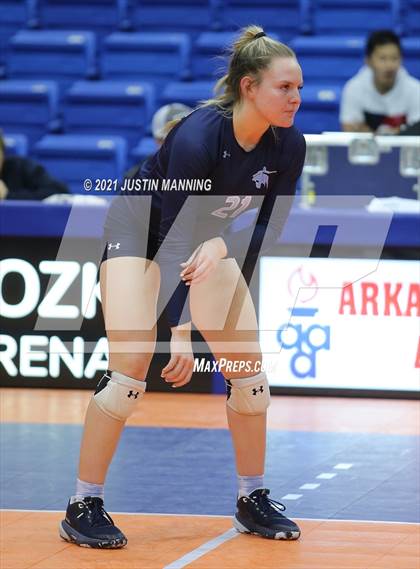 Thumbnail 1 in Fayetteville vs. Har-Ber (AAA 6A Final) photogallery.