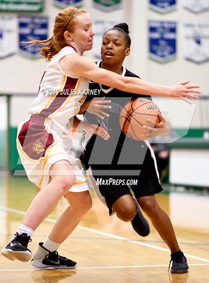 Thumbnail 3 in Pahrump Valley vs Sierra Vista (Gator Winter Classic) photogallery.
