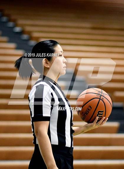 Thumbnail 1 in Pahrump Valley vs Sierra Vista (Gator Winter Classic) photogallery.