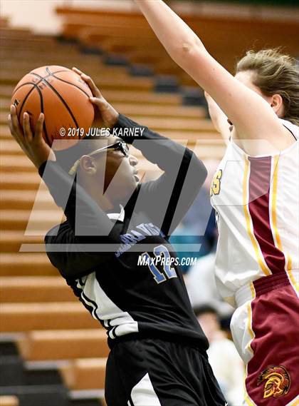 Thumbnail 1 in Pahrump Valley vs Sierra Vista (Gator Winter Classic) photogallery.