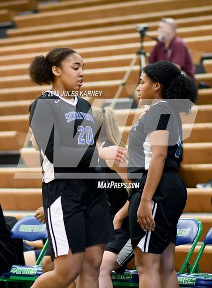 Thumbnail 2 in Pahrump Valley vs Sierra Vista (Gator Winter Classic) photogallery.