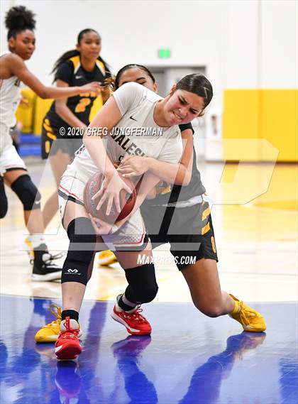 Thumbnail 3 in Bishop O'Dowd @ Salesian College Preparatory (CIF D1 NorCal State Final) photogallery.