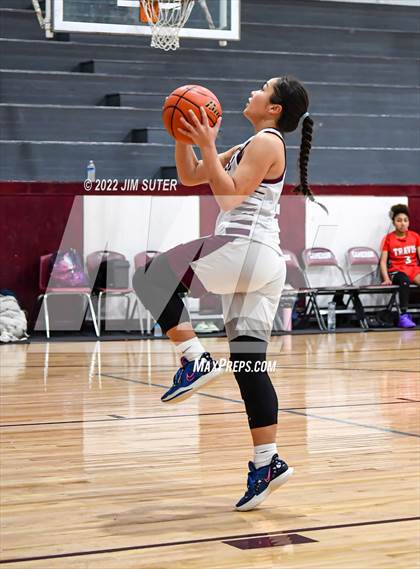 Thumbnail 2 in Lutheran vs Travis (Cameron Chamber Christmas Classic) photogallery.