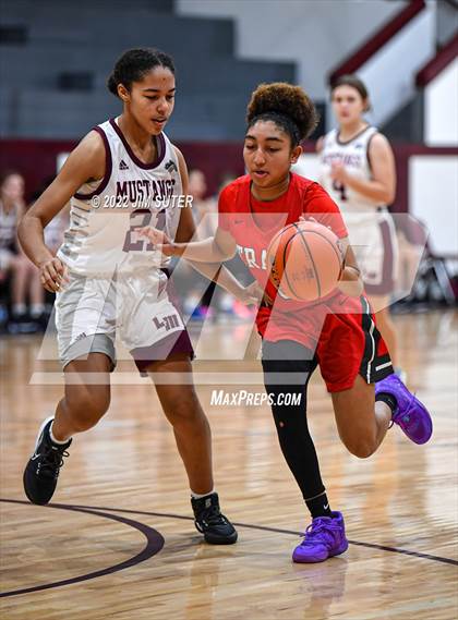 Thumbnail 3 in Lutheran vs Travis (Cameron Chamber Christmas Classic) photogallery.