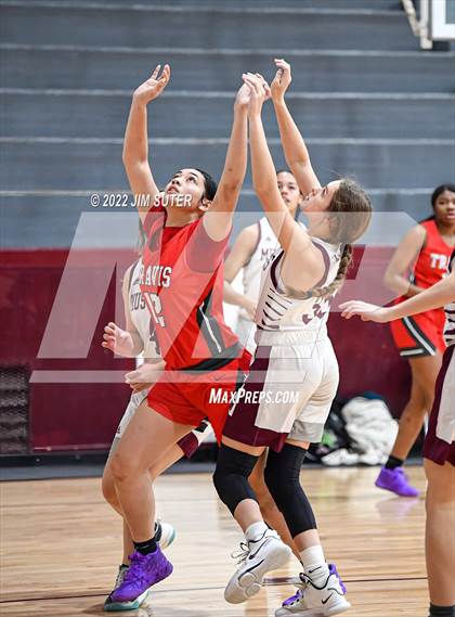 Thumbnail 1 in Lutheran vs Travis (Cameron Chamber Christmas Classic) photogallery.