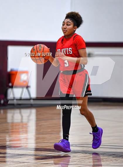 Thumbnail 1 in Lutheran vs Travis (Cameron Chamber Christmas Classic) photogallery.