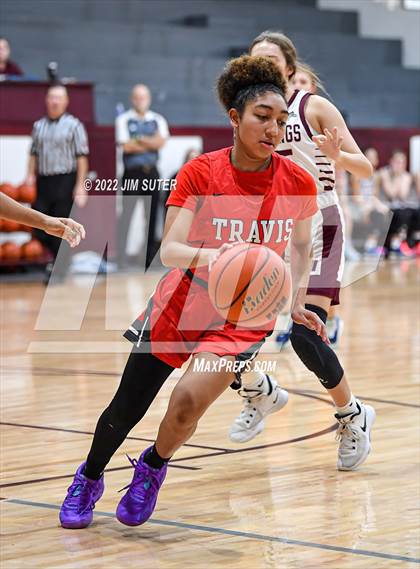 Thumbnail 3 in Lutheran vs Travis (Cameron Chamber Christmas Classic) photogallery.