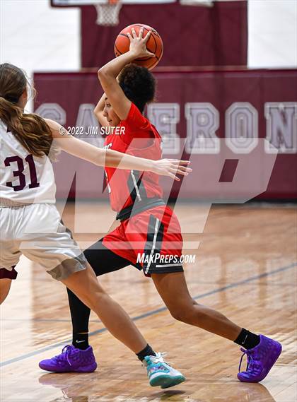 Thumbnail 2 in Lutheran vs Travis (Cameron Chamber Christmas Classic) photogallery.