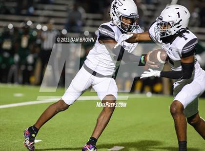 Thumbnail 3 in Mansfield Timberview vs. Longview (UIL 5A D1 Quarterfinal) photogallery.