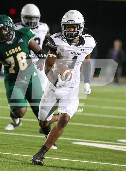 Thumbnail 3 in Mansfield Timberview vs. Longview (UIL 5A D1 Quarterfinal) photogallery.