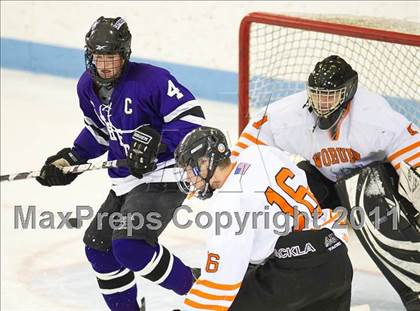 Thumbnail 3 in Springfield Cathedral vs Woburn (MIAA Super 8 Play-in) photogallery.
