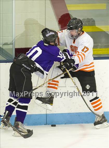 Thumbnail 2 in Springfield Cathedral vs Woburn (MIAA Super 8 Play-in) photogallery.