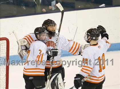 Thumbnail 2 in Springfield Cathedral vs Woburn (MIAA Super 8 Play-in) photogallery.