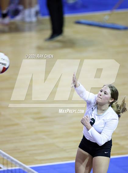 Thumbnail 2 in Fleming vs. Briggsdale (CHSAA 1A Final Four) photogallery.