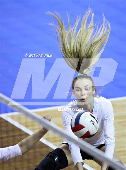 Thumbnail 3 in Fleming vs. Briggsdale (CHSAA 1A Final Four) photogallery.
