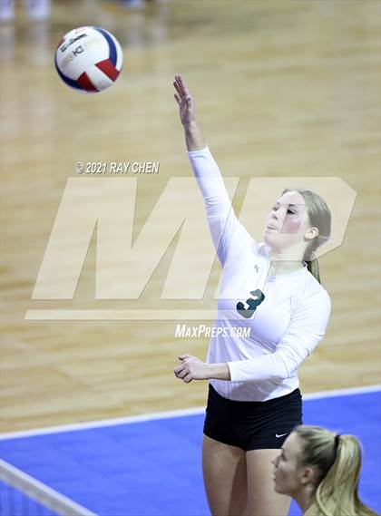 Thumbnail 2 in Fleming vs. Briggsdale (CHSAA 1A Final Four) photogallery.