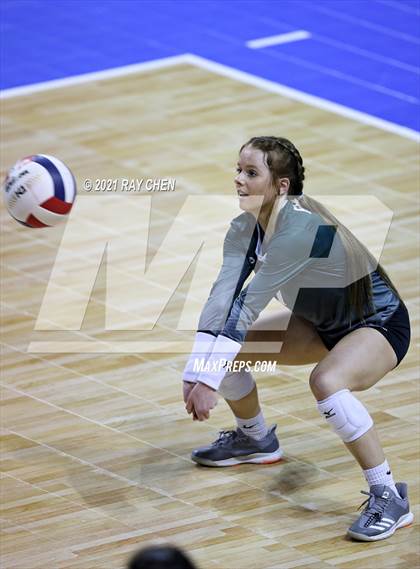 Thumbnail 2 in Fleming vs. Briggsdale (CHSAA 1A Final Four) photogallery.