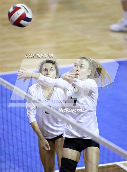 Thumbnail 2 in Fleming vs. Briggsdale (CHSAA 1A Final Four) photogallery.