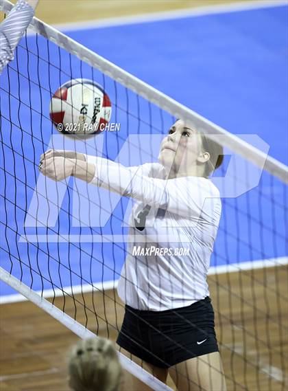 Thumbnail 2 in Fleming vs. Briggsdale (CHSAA 1A Final Four) photogallery.