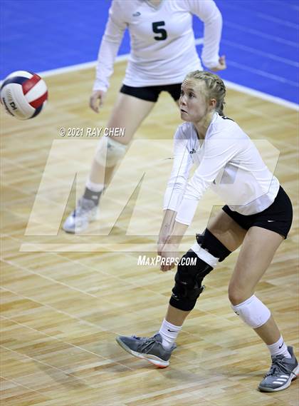Thumbnail 2 in Fleming vs. Briggsdale (CHSAA 1A Final Four) photogallery.