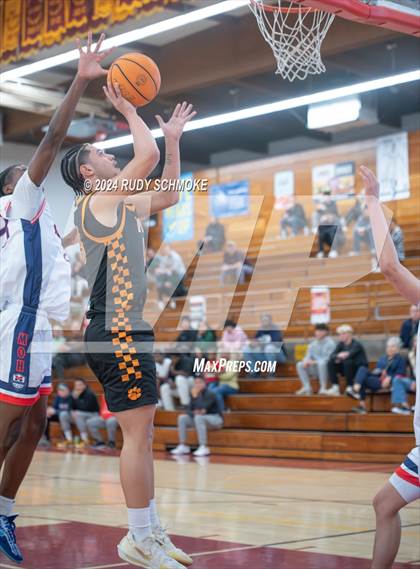 Thumbnail 2 in Poly @ Montgomery (Torrey Pines Holiday Classic) photogallery.