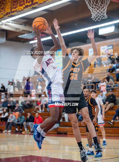 Thumbnail 2 in Poly @ Montgomery (Torrey Pines Holiday Classic) photogallery.