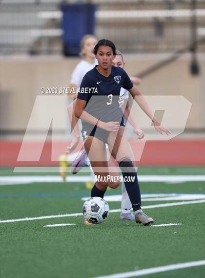 Thumbnail 2 in Arapahoe @ Cherokee Trail photogallery.