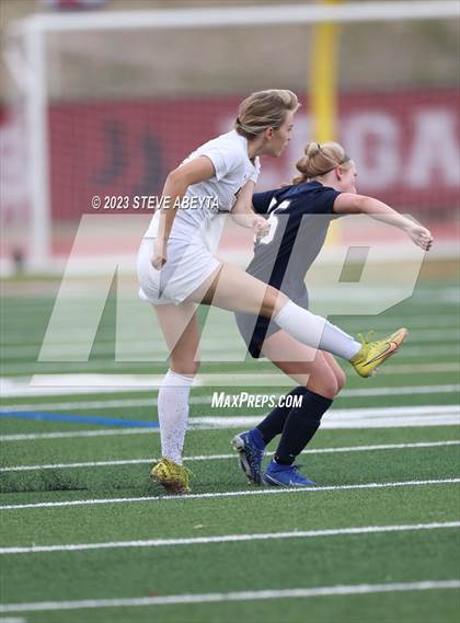 Thumbnail 2 in Arapahoe @ Cherokee Trail photogallery.