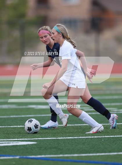 Thumbnail 1 in Arapahoe @ Cherokee Trail photogallery.