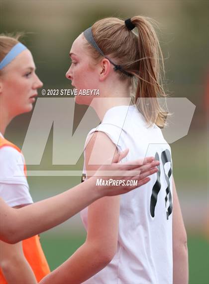 Thumbnail 2 in Arapahoe @ Cherokee Trail photogallery.