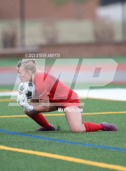 Thumbnail 1 in Arapahoe @ Cherokee Trail photogallery.