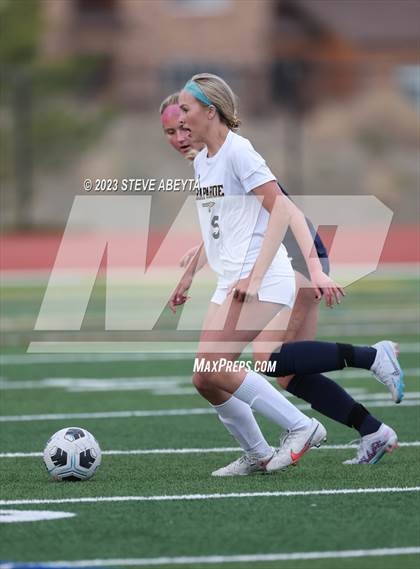 Thumbnail 3 in Arapahoe @ Cherokee Trail photogallery.