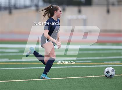 Thumbnail 3 in Arapahoe @ Cherokee Trail photogallery.