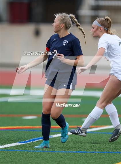 Thumbnail 1 in Arapahoe @ Cherokee Trail photogallery.