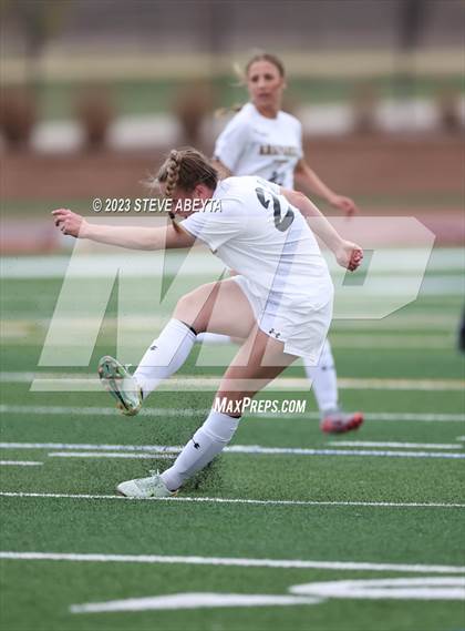 Thumbnail 1 in Arapahoe @ Cherokee Trail photogallery.