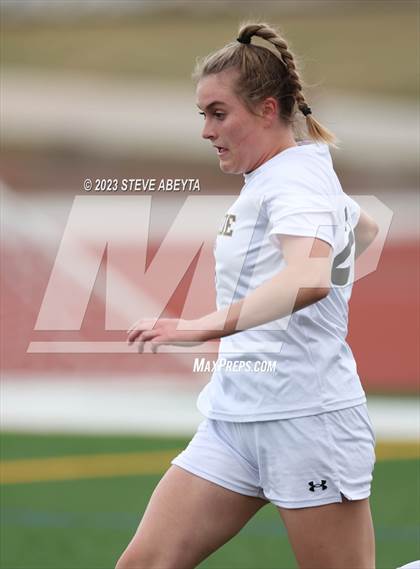 Thumbnail 1 in Arapahoe @ Cherokee Trail photogallery.