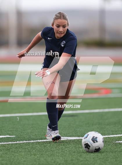 Thumbnail 1 in Arapahoe @ Cherokee Trail photogallery.