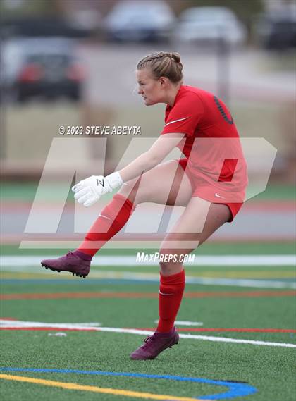 Thumbnail 1 in Arapahoe @ Cherokee Trail photogallery.