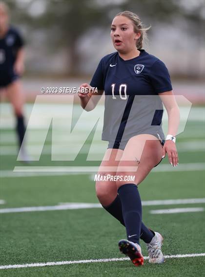Thumbnail 1 in Arapahoe @ Cherokee Trail photogallery.