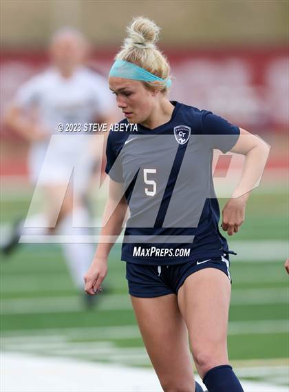 Thumbnail 1 in Arapahoe @ Cherokee Trail photogallery.
