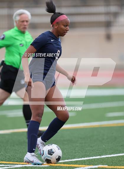 Thumbnail 3 in Arapahoe @ Cherokee Trail photogallery.