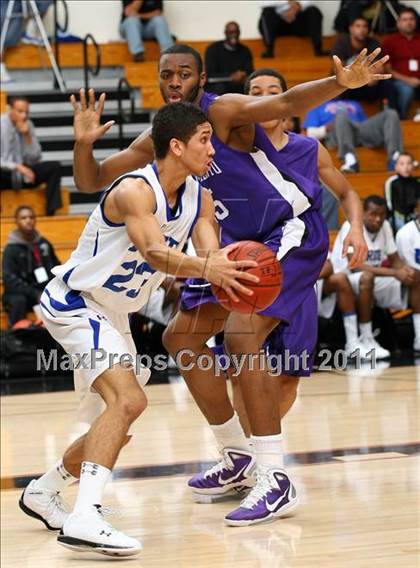 Thumbnail 3 in Sacramento vs. Price (Oaks Christian Tournament) photogallery.