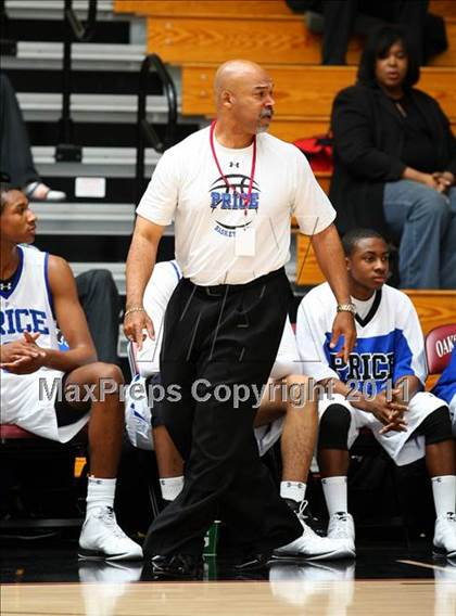 Thumbnail 3 in Sacramento vs. Price (Oaks Christian Tournament) photogallery.