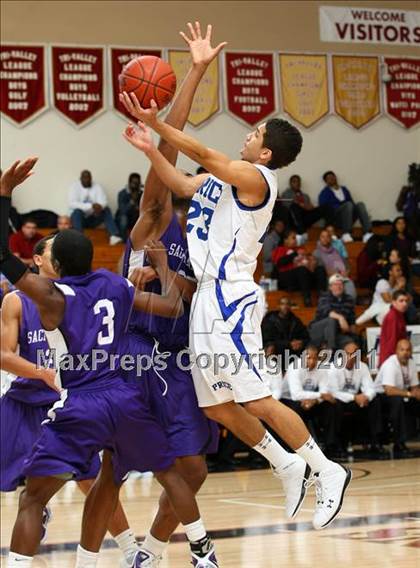 Thumbnail 3 in Sacramento vs. Price (Oaks Christian Tournament) photogallery.
