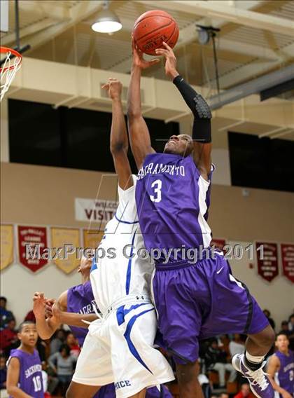 Thumbnail 2 in Sacramento vs. Price (Oaks Christian Tournament) photogallery.